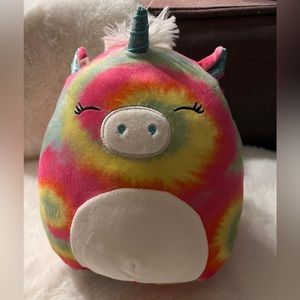 NWT Shondie the tie-dye unicorn 8" Squishmallows